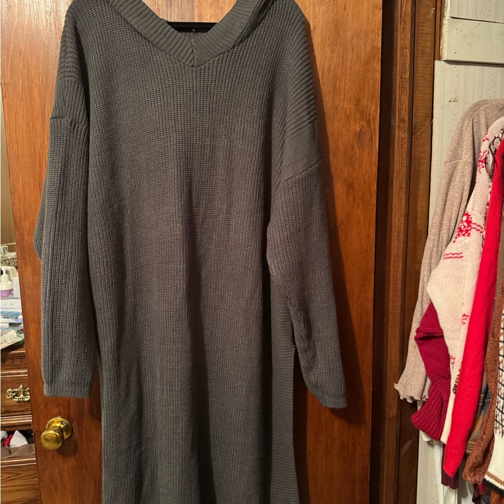 Charcoal Gray Women's Plus Size Sweater - Size 4X - Picture 2 of 5